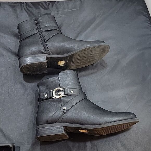 G BY GUESS ROUND TOE ZIP CLOSURE ANKLE BOOT - Picture 9 of 16
